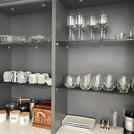 Seaduction Luxury Apartment Нейпиър Екстериор снимка