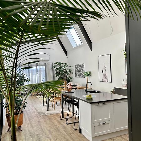 Seaduction Luxury Apartment Нейпиър Екстериор снимка