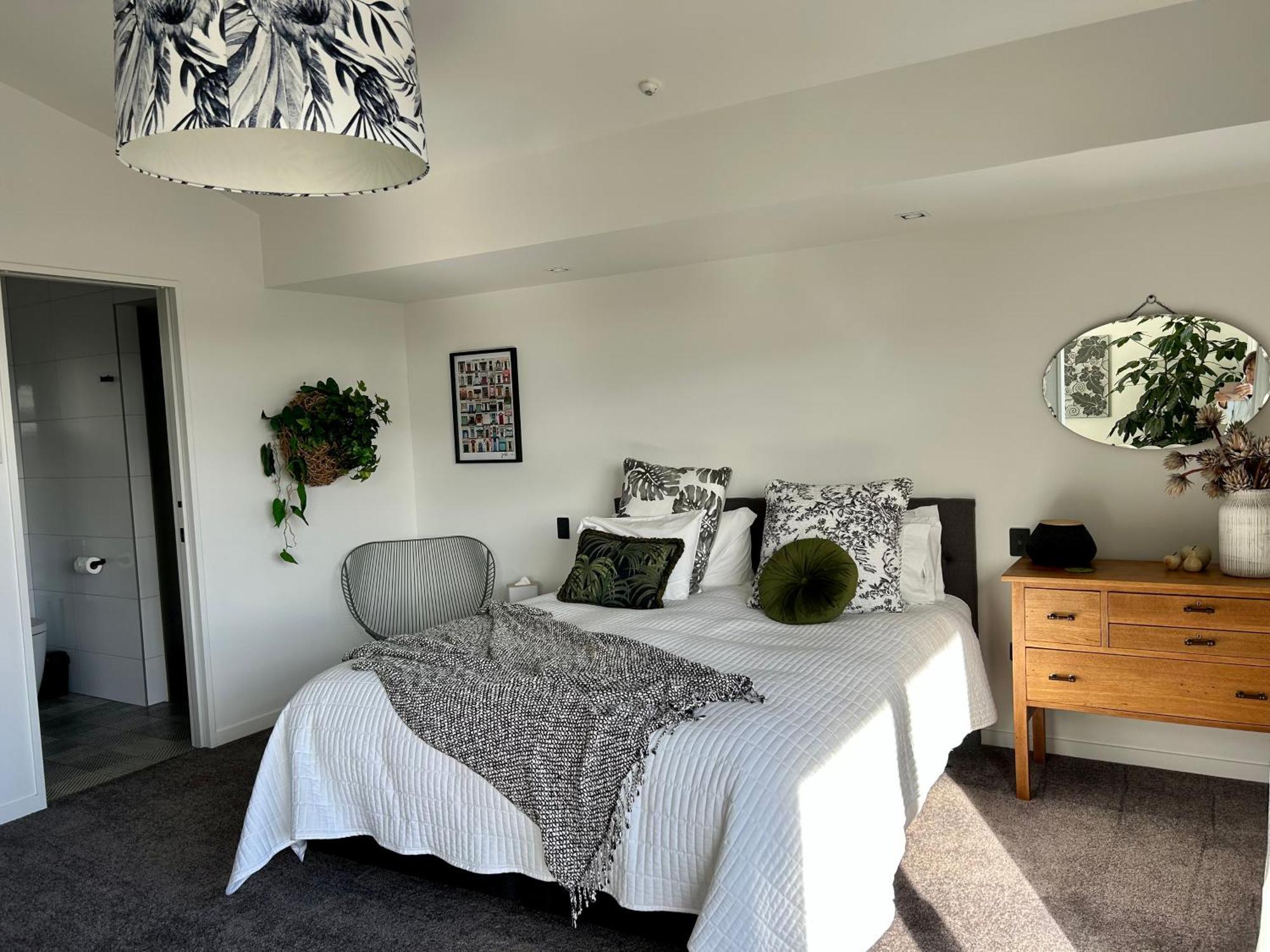 Seaduction Luxury Apartment Нейпиър Екстериор снимка