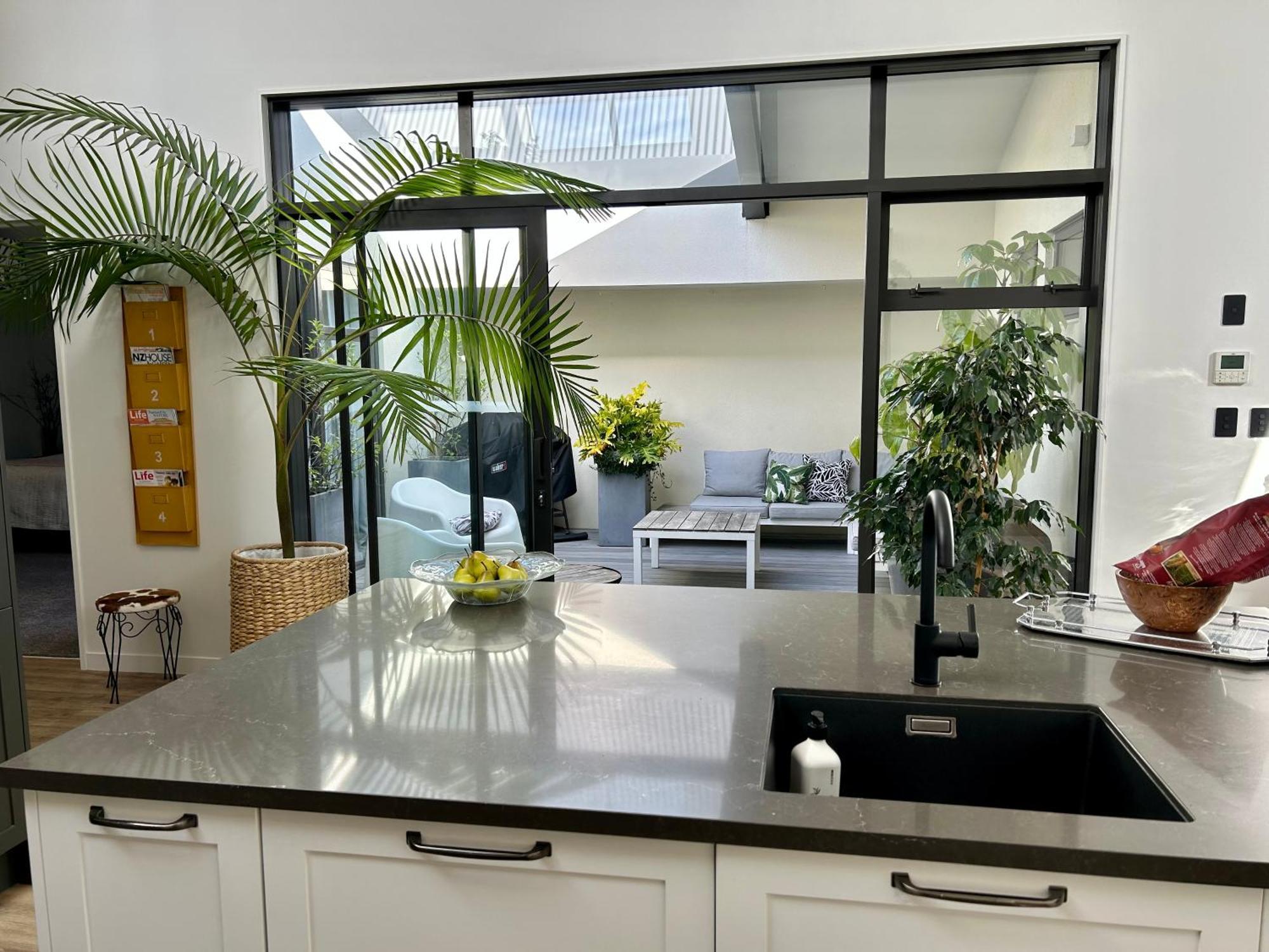 Seaduction Luxury Apartment Нейпиър Екстериор снимка